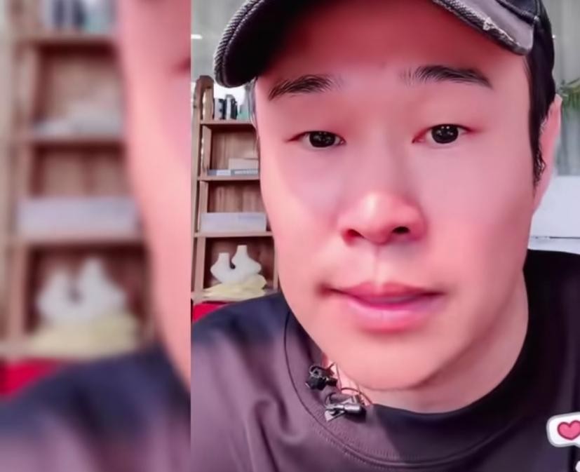 难怪曾辉自从进了《披荆斩棘》节目之后胖了十多斤！小沈阳说买了五大袋排骨，下了三袋，还加了土豆和豆角一起炖，结果哥哥们五分钟就吃到底了，他自己也没怎么吃到！哥哥们这是太能吃了吧！
五大袋排骨只下了三袋，还搭配了土豆和豆角，这个量摆明了是奔着一桌人去的。

哥哥们五分钟就把锅底吃穿了，做饭的人自己也没吃