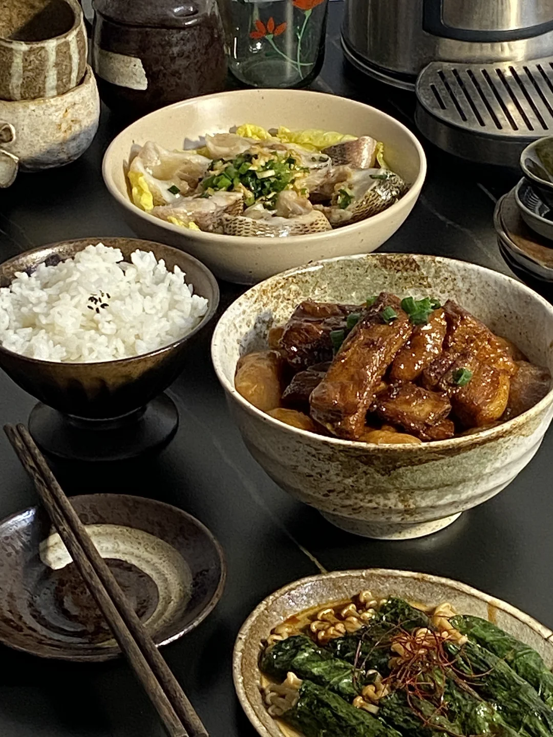 今日食谱📜苹果炖排骨 葱油鱼 紫苏金针菇🥢