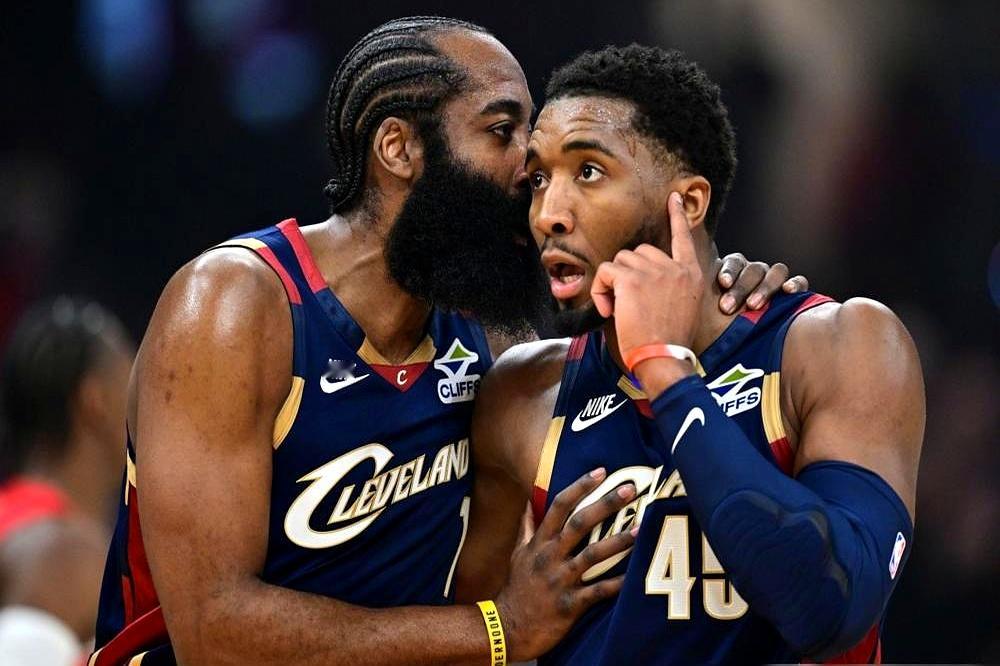 你真信一个前MVP，会被同一招连续放倒两次？    骑士2-0领先，客...