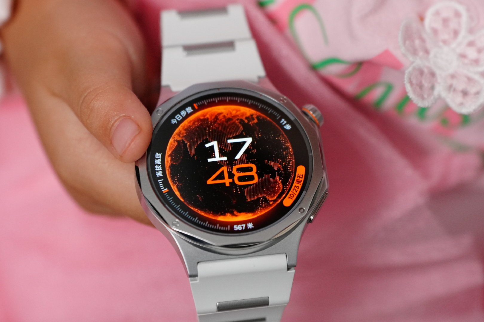 自从有一次它检测我睡眠呼吸暂停达到重度，我就一直开始戴OPPO Watch X3 了，尤其是这个寰月钛配色，别的颜色你都不用考虑了，就买这个。 ​