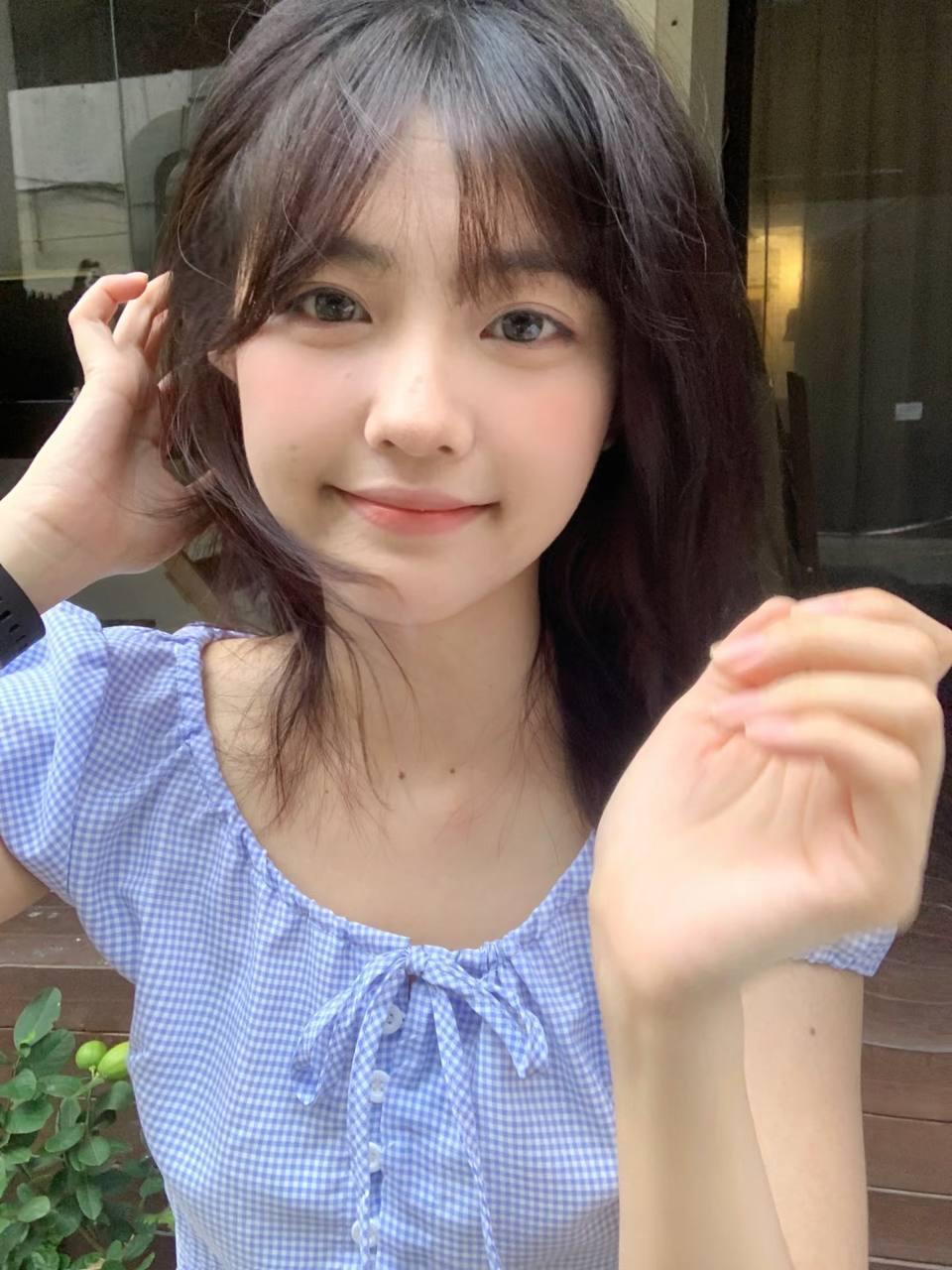 清新甜美元气少女