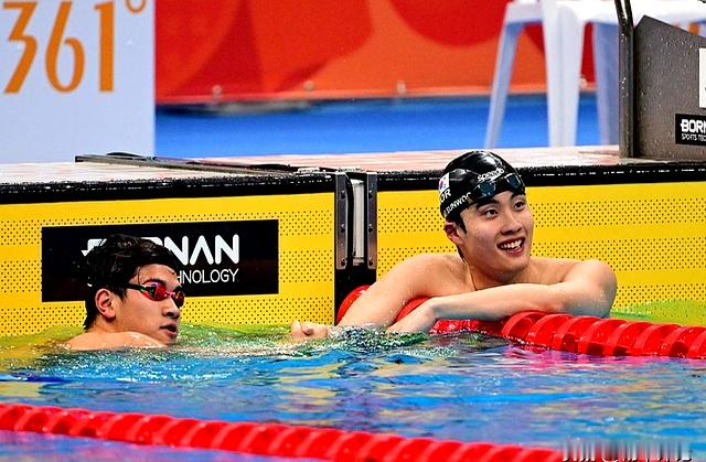2026年名古屋亚运会男子100米自由泳决赛，潘展乐凭借后程强劲的冲刺，以47秒61逆转绝杀摘金，仅以0.04秒的微弱优势力压韩国选手金渶汎。
 

虽然这个成绩与他自己保持的46秒40世界纪录还有不小差距，但这确实是他进入新奥运周期以来的个人最好表现。
 

0.04秒，也就是眨个眼的功夫。