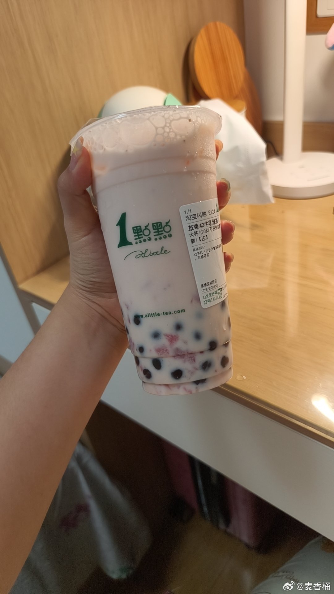 下午躺在床上很困但睡不着，学估计也学不进去，躺在床上感觉也会一直玩手机，就果断买了半个小时后的电影票去看想看了很久的来龙餐馆（好像还是第一次一个人走进电影院）

下午的电影院基本上是包场了，只有一个初中生弟弟。于是就可以在没有人看到的情况下，肆无忌惮的流泪。真的太伤太难过了，尤其是 ​