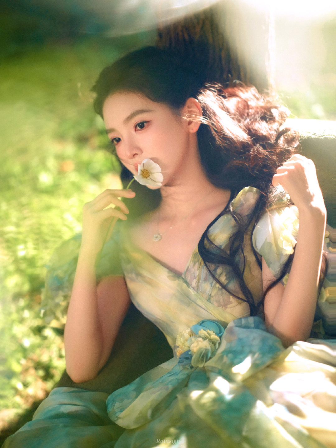 被调色盘打翻的油画仙女
*#章若楠#
*#章若楠分享了自己快速瘦手臂的方法# ​