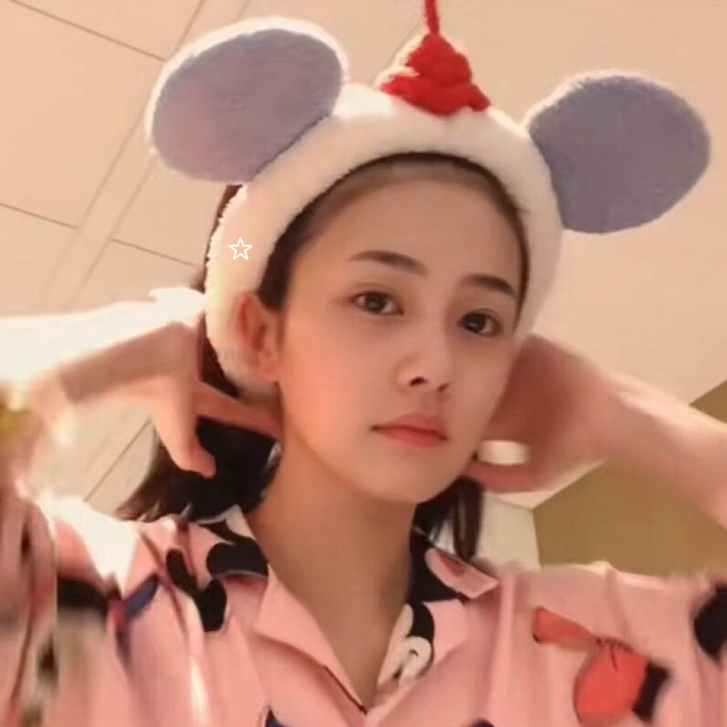 #网图原图分享[超话]#  
白鹿早期视频自截
抱图关注+评论
不看第五张图后果自负 ​