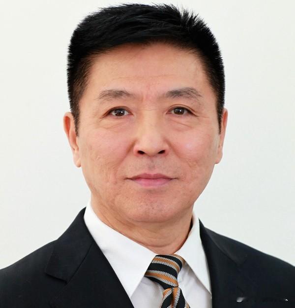 ……夜已深，
百思不得其解，张起淮为啥要给孙宇晨当代理律师，这场官司能打赢吗？如果最终打不赢怎么办？案件的最终结果张律师会向外公布吗？

不过，我有一点挺佩服张律师的，今年都71岁了，还干劲十足！

目前来看，孙宇晨跟景甜的纠纷，网上舆论，可是一边倒的痛批孙宇晨啊！作为知名律师的话，网络知名律师的话