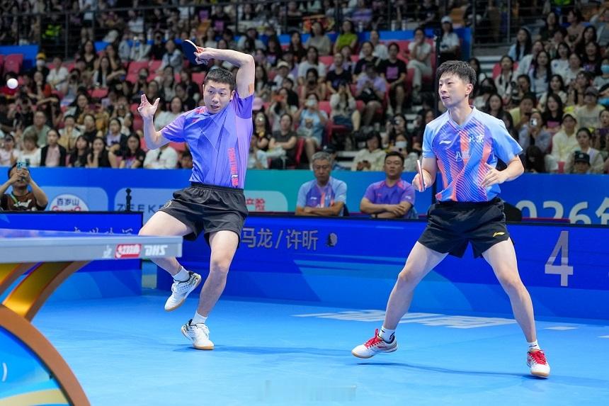 【晋级全锦赛四强 】  7月18日，2026全国乒乓球锦标赛继续进行。...