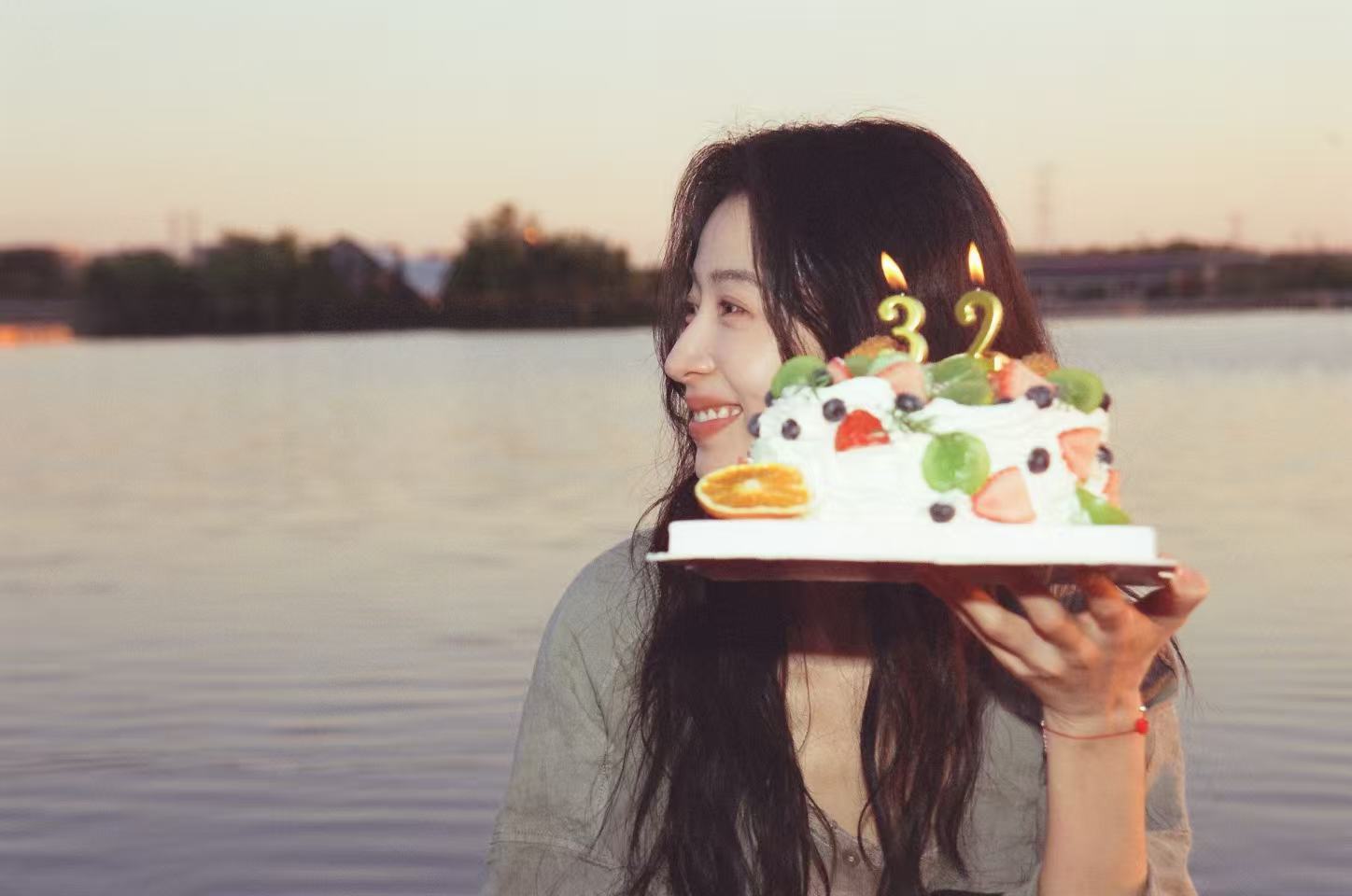 #周雨彤[超话]# 🎂 #周雨彤0921生日快乐# 

 𝕫𝕪𝕥•𝟘𝟡𝟚𝟙 即时「雨」报ʚ 🌧️ ɞ
🫧全域气象，光景自然流转，云雨晴光各成篇章☂️（一）


#周雨彤限定天气雨报# ​