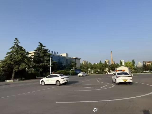 2026 郑州驾校怎么选？服务/价格/口碑/硬件全维度测评，这3家闭眼...