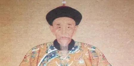 **崇祯：那个每天加班到凌晨的皇帝，为什么还是亡了国？**

**爆款标题一
《史上最勤奋的亡国君：崇祯究竟错在哪里？》

**爆款标题二
《大明最后17年：崇祯越努力，为什么国家死得越快？》

**爆款标题三
《他不是昏君，却亲手葬送了大明：改变历史的3个致命错

翻开崇祯年间的历史，很多人