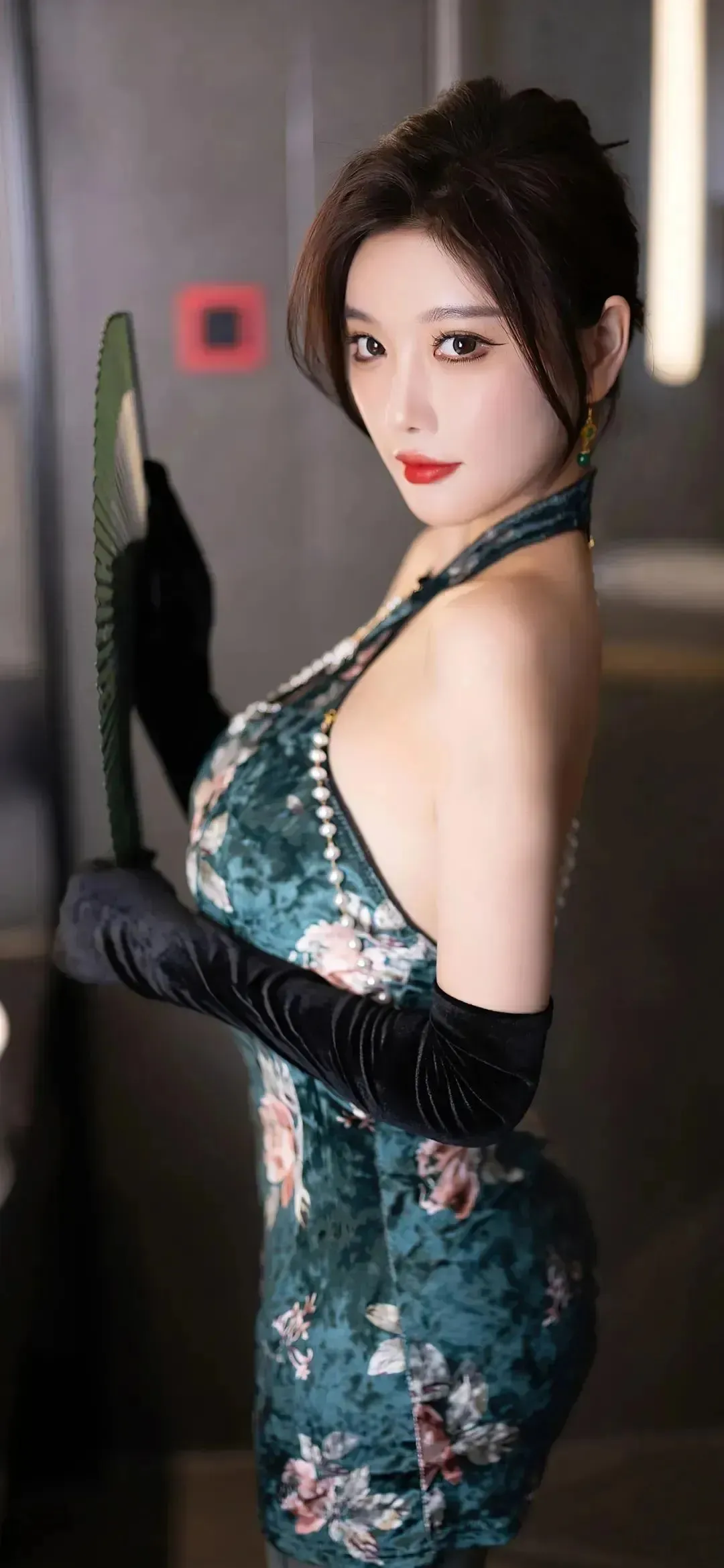 纤腰翘臀 妩媚优雅 ‘ ＃