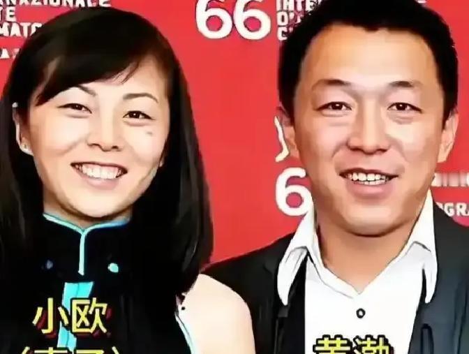 52岁影帝黄渤摔断锁骨住院，近两年他推掉3部片酬加起来超2亿的戏。

网友骂他傻。钱都不赚，开始隐退。评论区有人说，他这是给所有忙着挣钱的中年人敲警钟，别等钱堆成山，爸妈认不认自己都不知道。

黄渤自己早交代过。给一百亿都不换老婆。他在节目里说，恐惧了好多年，现在几乎认定自己得老年痴呆的概率非常高。