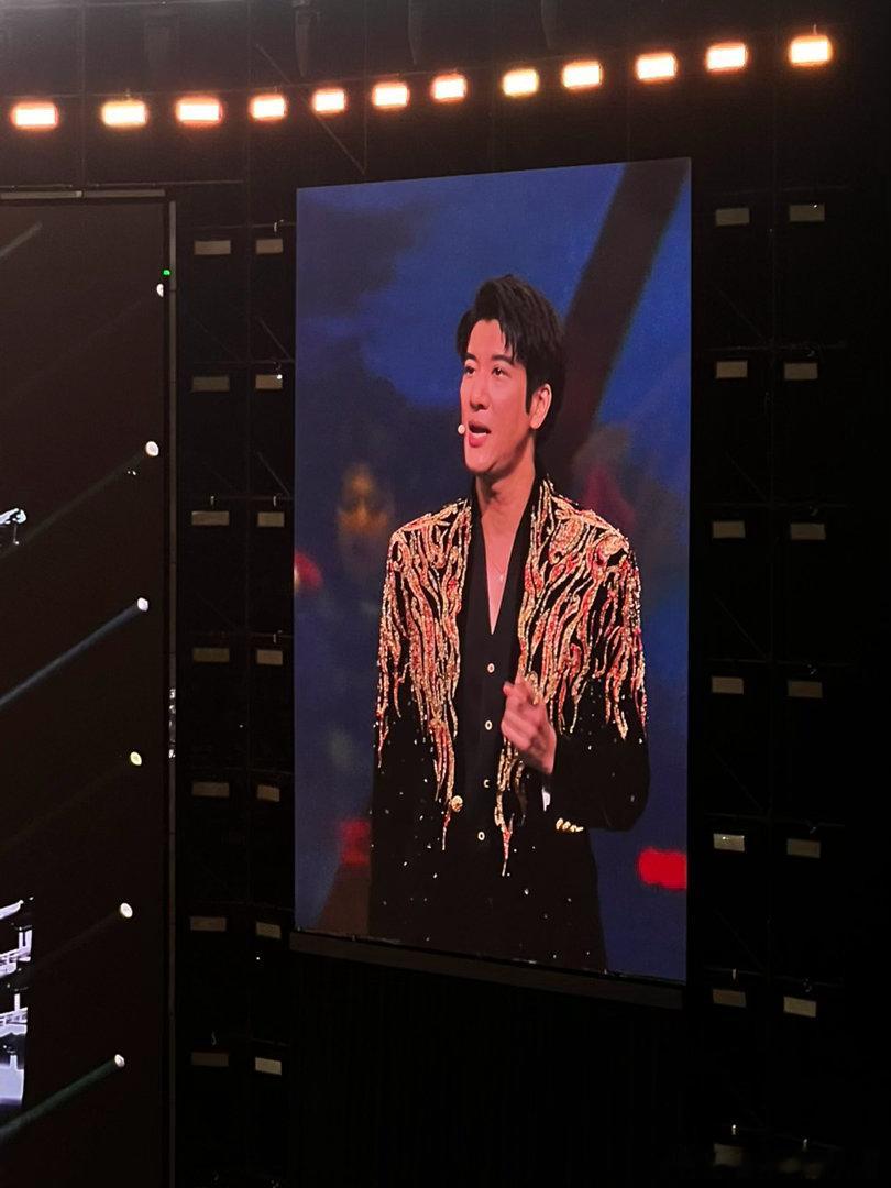 在山顶看王力宏 恭喜王力宏成为腾势第500000的车主 ​​​