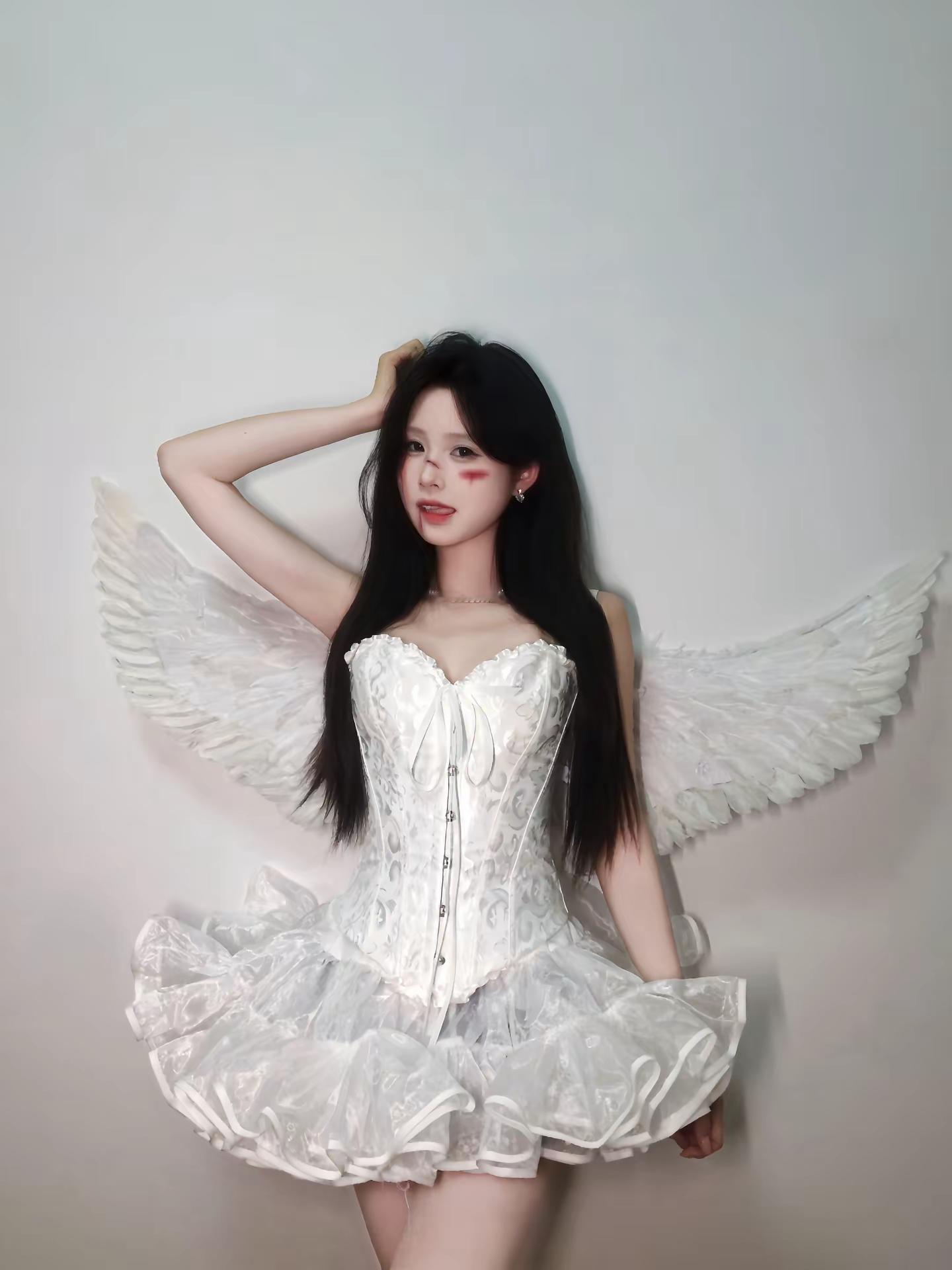 我的性格十分恶劣 但胜在脸实在太乖