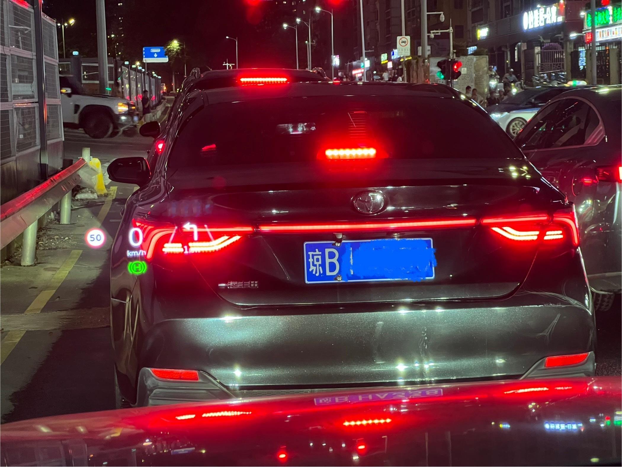 我不知道你们都和AI聊什么，我和它根本无话可说。 一个朋友说deepseek对ta的工作困境和心理压力的疏解非常有用，而我，根本连告诉它我的困境都觉得荒谬。 今天又有一个朋友说，一直处在一个没有token可用的恐慌里，我：？。
就这么随便瞎J.B活着吧。而且我觉得毁灭人类的，更可能是横空出世的bacteria ​