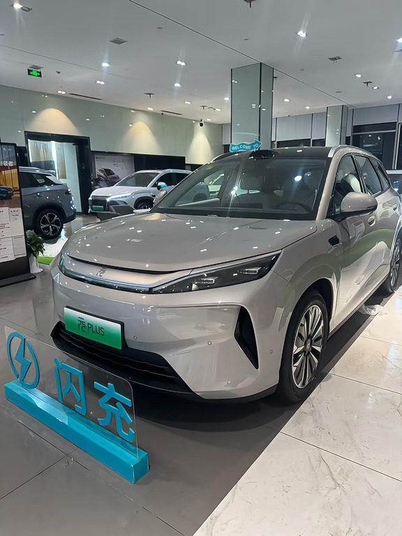 武汉元 plus 630km 线条灰样车已到店！