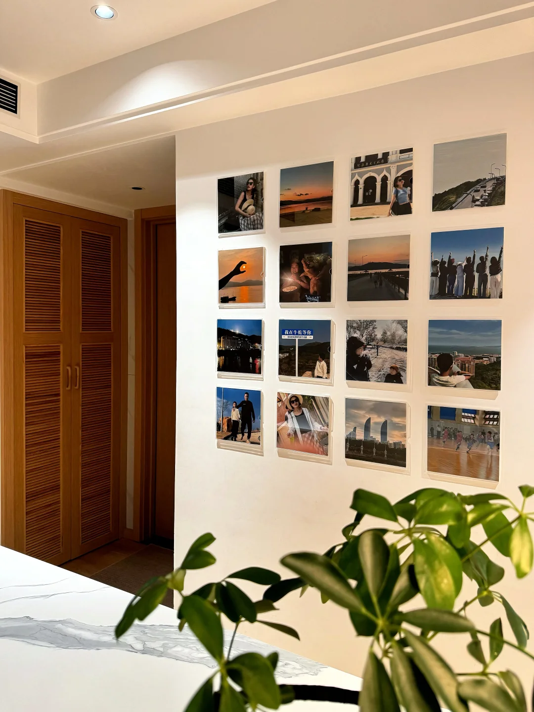 DIY亚克力照片墙，拯救无趣的大白墙