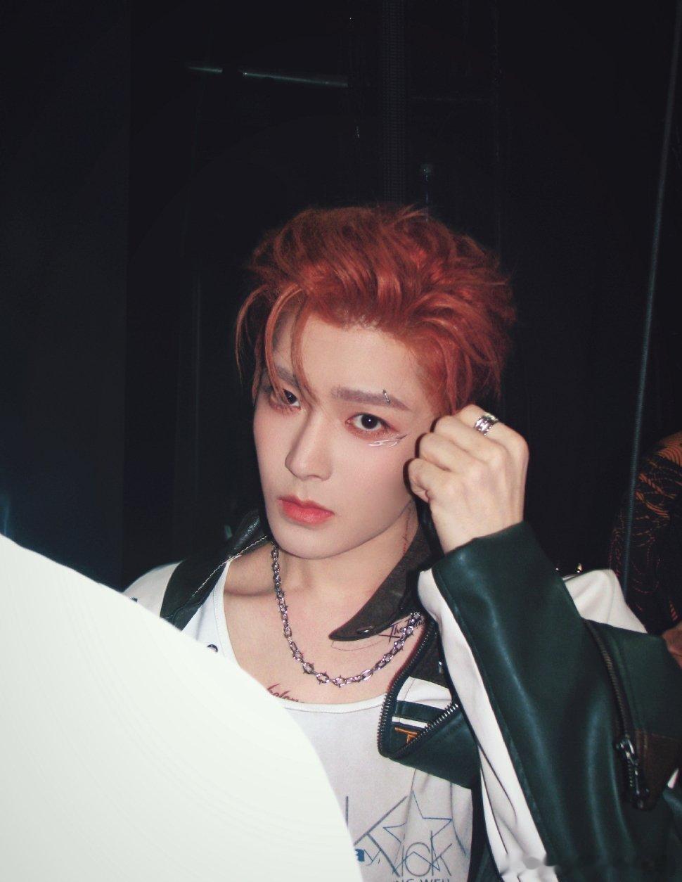 #侯明昊[超话]# hmh#祸害爱百里东君# 

谁也不知道下一秒会发生什么，但是我能确信，在上一秒这一秒下一秒，我还是在喜欢你

​