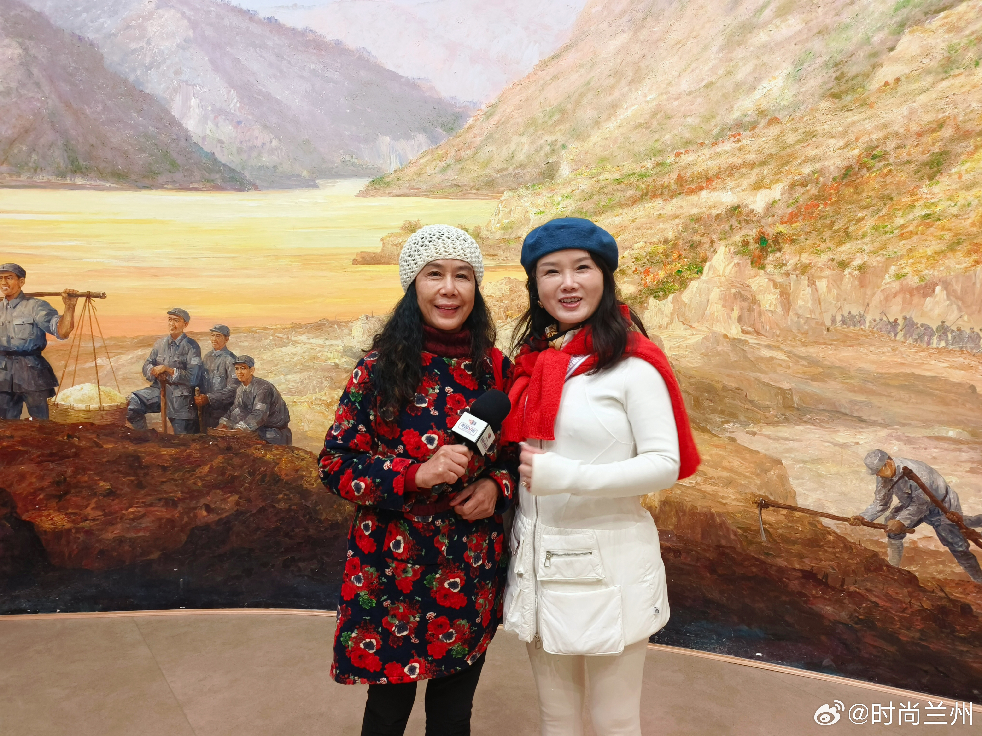 无锡阳山莉莲：把延安精神带回家，让水蜜桃结出红色初心 世界华人延安行 阳山莉莲走进延安南泥湾 南泥湾的风，吹过黄土高坡，也吹进了来自无锡阳山的莉莲心里。 为期六天的"世界华人延安行"接近尾声，参访团中这位种桃人即将启程返回她的庄园。行囊里没有太多特产，她带回去的，是一份她自认更珍贵的东西。 "这份自力更生、艰苦奋斗的精神，我要把它带回去，让阳山的水蜜桃，也结出一份红色的初心。"莉莲说。在她看来，延安带给她的不只是感动，更是一种可以带回家、落到实处的力量。 莉莲所在的无锡阳山，是闻名遐迩的水蜜桃之乡。守着这片庄园多年，她深知一棵桃树从抽芽到结果，急不得、懒不得，只有日复一日的照料，才有枝头那一口甘甜。而在延安，她从先辈垦荒的故事里看到了同样的道理——所有美好的东西，从来都是一点一滴干出来的。 在长征胜利90周年之际，这场跨越山海的红色之旅在延安收官。而对莉莲来说，属于她的那一段才刚刚开始：把延安精神种进心里，也种进阳山的桃园。同城热点创作计划