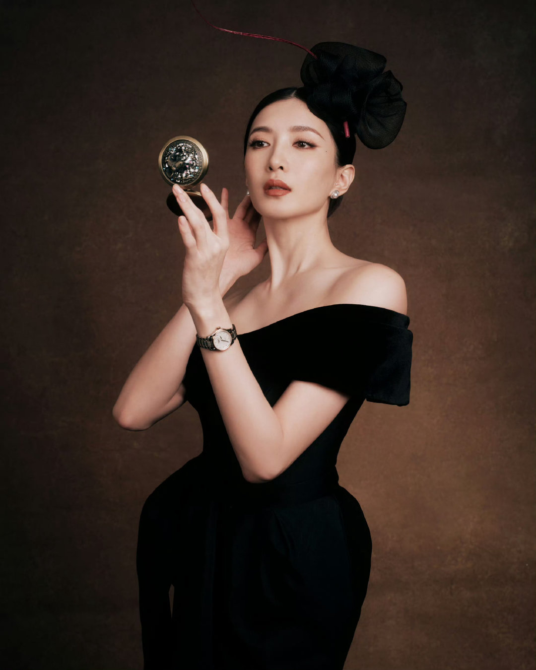 浪琴新接触的85后女星江疏影，亮相北京浪琴活动，优雅高贵，很符合浪琴的气质。

#浪琴马术大师赛# ​