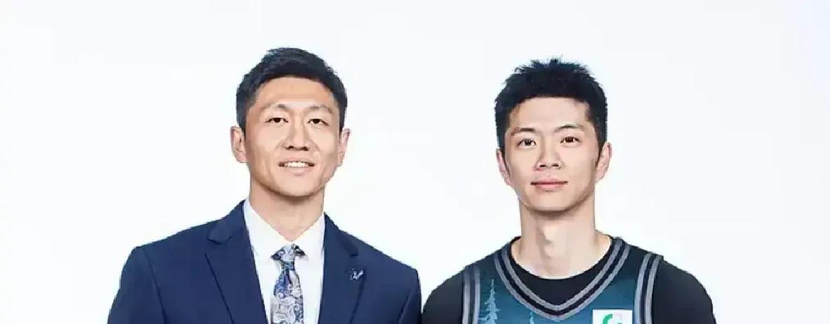 谁能想到赛前不被看好的吉林男篮，硬是把新疆队这块硬骨头给啃下来了。
终场哨响那一刻，吉林队上下可以说是狠狠松了一口气。
这场球打得有多悬？比分咬得死死的，整场比赛两边完全就是在拼刺刀。
赛后主教练李昂站在镜头前，神情看着轻松，但话里话外全是劫后余生的感慨。
直言这场球能赢下来，太不容易了。