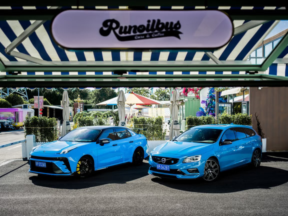 领克03+Cyan和它的祖师爷V60 Polestar同框