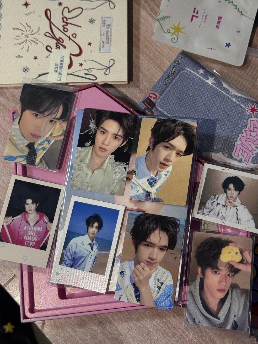 #tf家族四代周边中转站[超话]# 出官俊臣小卡带价来走pt ​