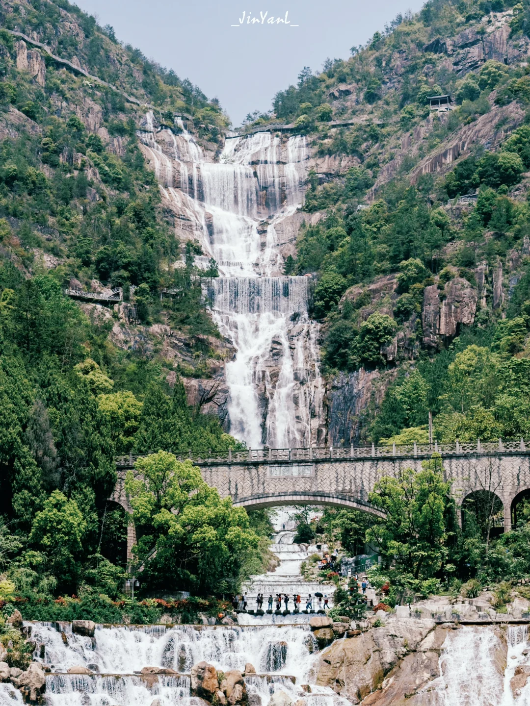 太离谱了‼️天台山瀑布的上班时间比我还短‼️
