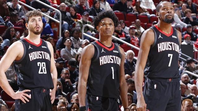 NBA 美媒《露天看台》新赛季NBA首发实力榜出炉，76人以詹姆斯、杰...
