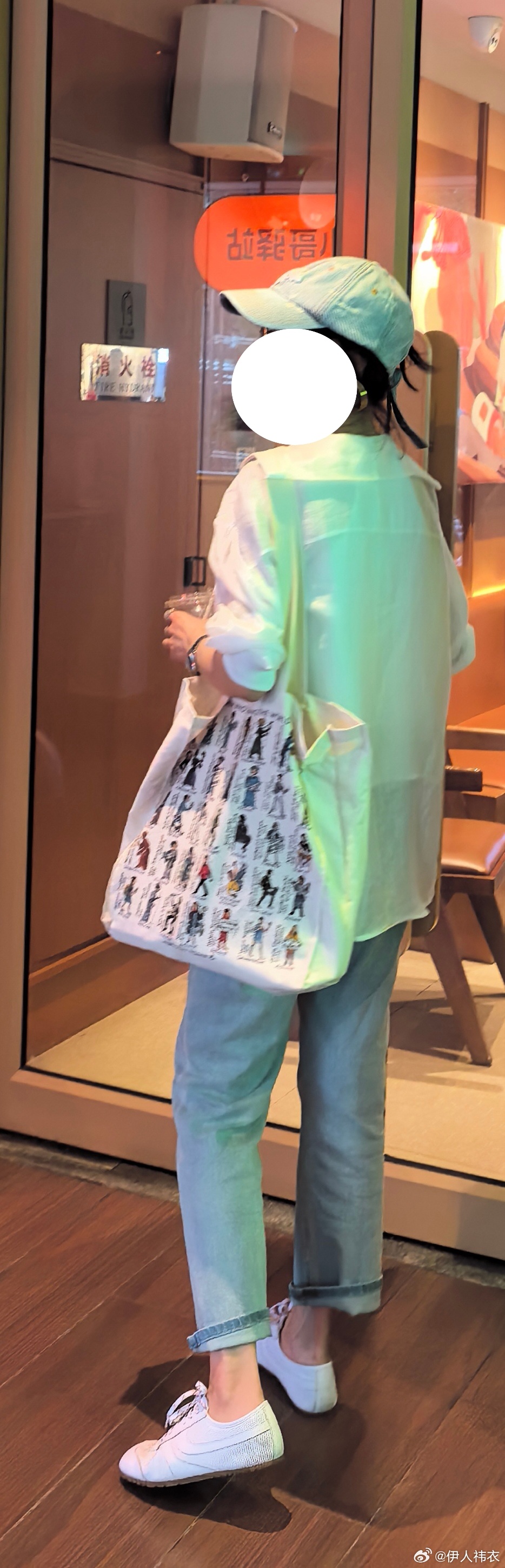 新周好。昨天终于完成计划好久的“玉米黄金美洲豹”玛雅文明展。跟着专业讲解，不出国门深度了解3000年前又一异域文化。来自秘鲁墨西哥800多件展品，策展很用心。值得。切记:一定请讲解，馆内凉带外套，需要点体力。穿搭今天穿什么
