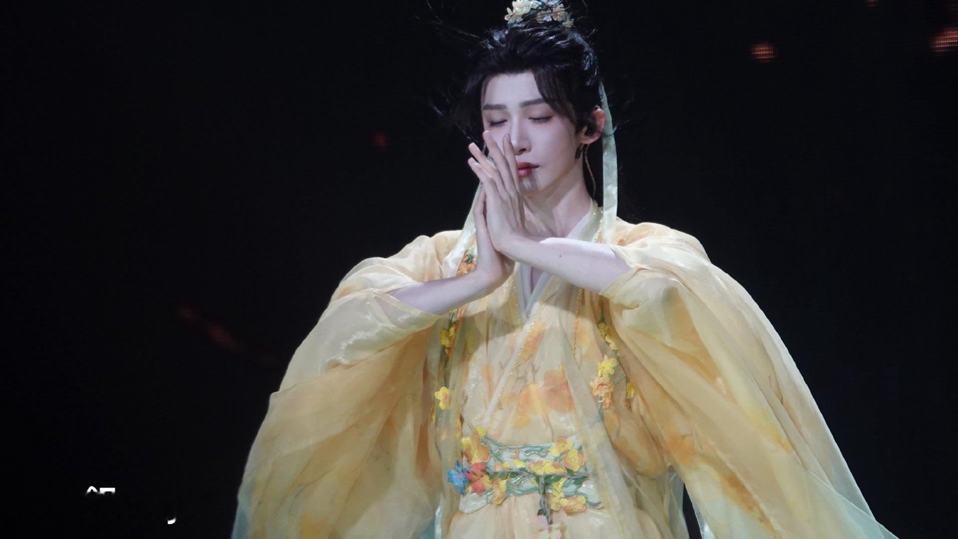 #刘宇[超话]##刘宇2026宇宙诗人巡演北京站# 掌管颜值的神！[坏笑] ​