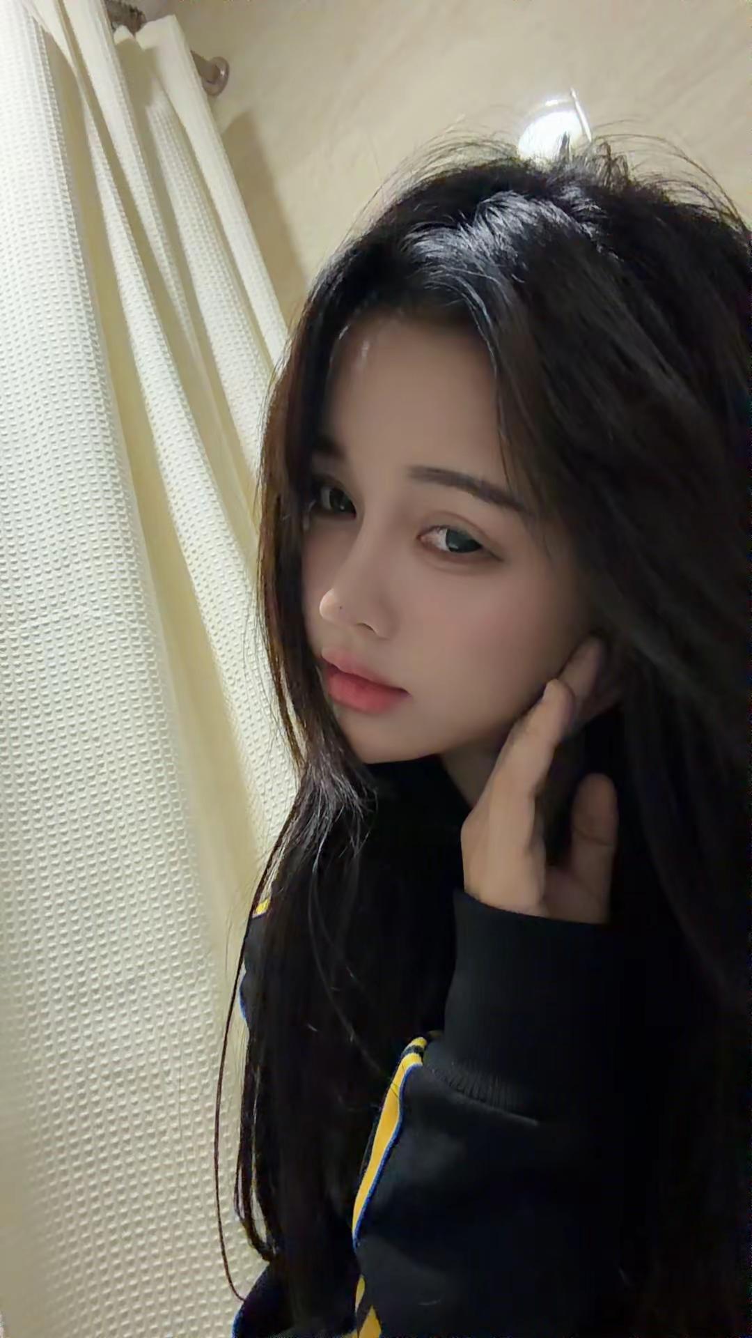 <p>甜系美女 <!--{img:0}--></p><img src=...