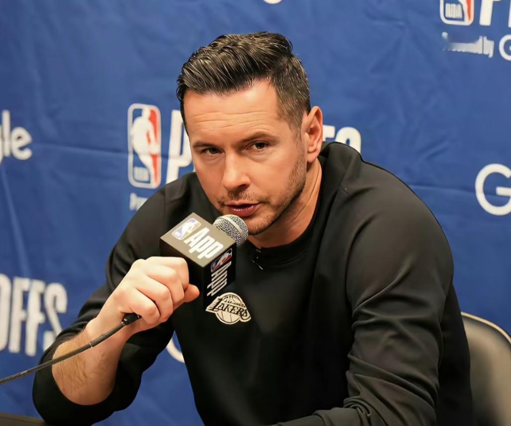 🔥NBA热点速递 湖人输给火箭，G4裁判的“控场感”确实让球迷看得窝...
