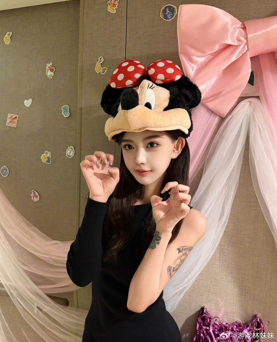 女方直播坦然承认并反击称系报复。双方互撕无实锤沦为罗生门，网友呼吁停...