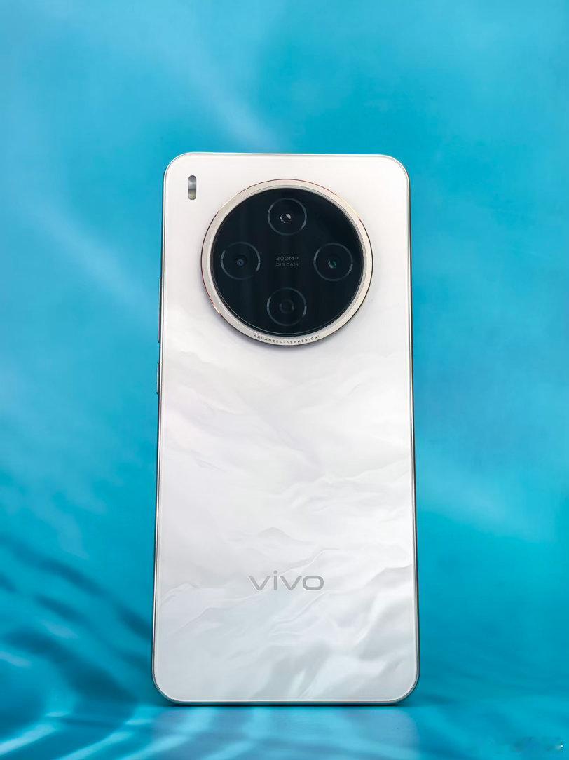 vivo Y500 Pro大电池，告别续航焦虑，不用每天惦记充电，拍照清晰，远景也能轻松拍摄，满级防水，整体体验在线#肖战要求100%公开售票# ​