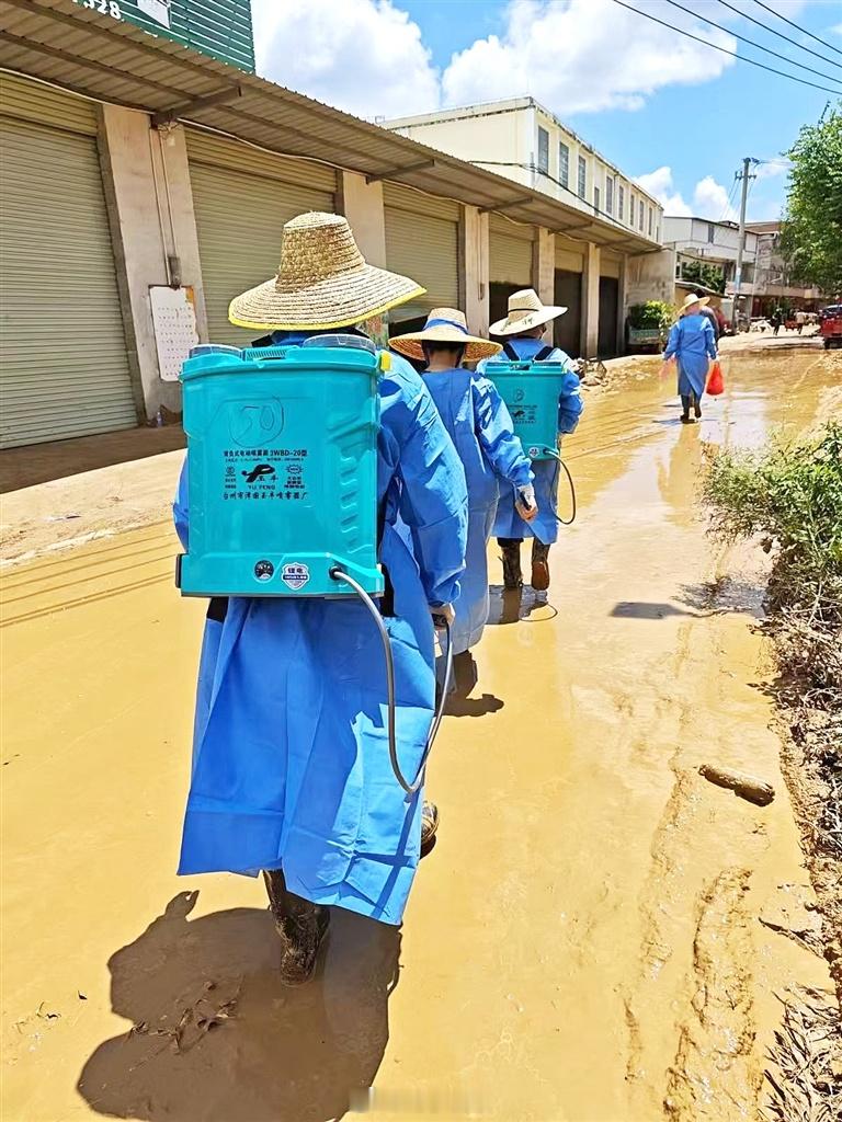 7月6日，横州市、宾阳县遭遇持续性强降雨引发洪涝灾害。灾情发生后，南宁...