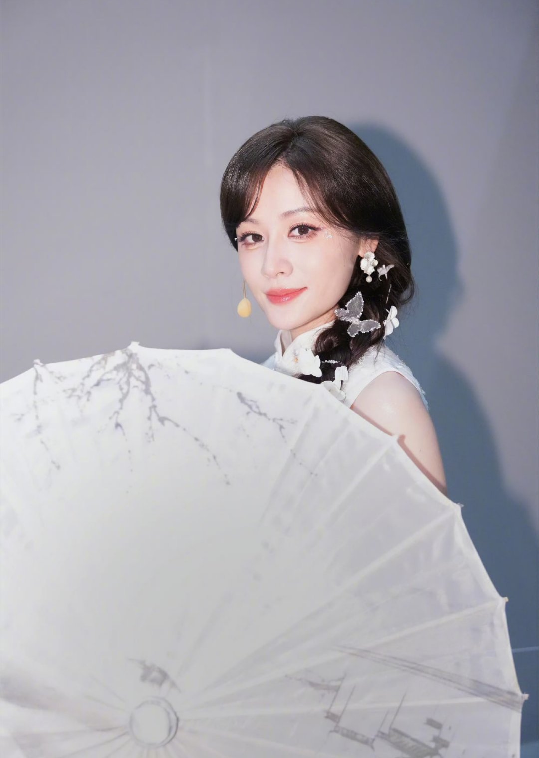 #叶一茜[超话]##向全世界安利叶一茜# 
“回忆就像一本乱码的书，你会时不时拼凑出一句话，然后后知后觉” ​