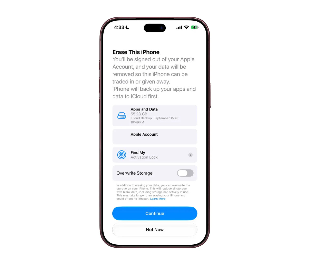 iOS 27.2 Beta 1 中新增全盘覆盖选项，仅限国行产品。新选项除了删除设备内所有数据外，还会用空白数据覆盖整个存储，防止数据被恢复。比普通抹除时间更久，对磁盘寿命有影响。
国行独占的原因是 GB 46864-2025，国标要求，明年 1 月 1 日生效。 ​