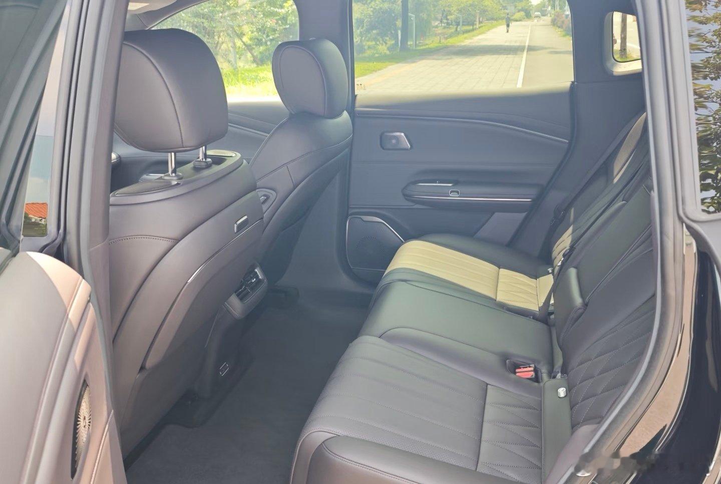 #好友玩昊车##广汽昊铂 ##20万内满配运动SUV# 
早高峰堵成狗？不存在的。NDA自己跟车，我腾出手喝口冰美式。午休躲车里一键SPA，比趴在工位上舒服十倍。周末拉上全家去露营，电费才二十几块。这日子，想想都值。🚗💨 ​