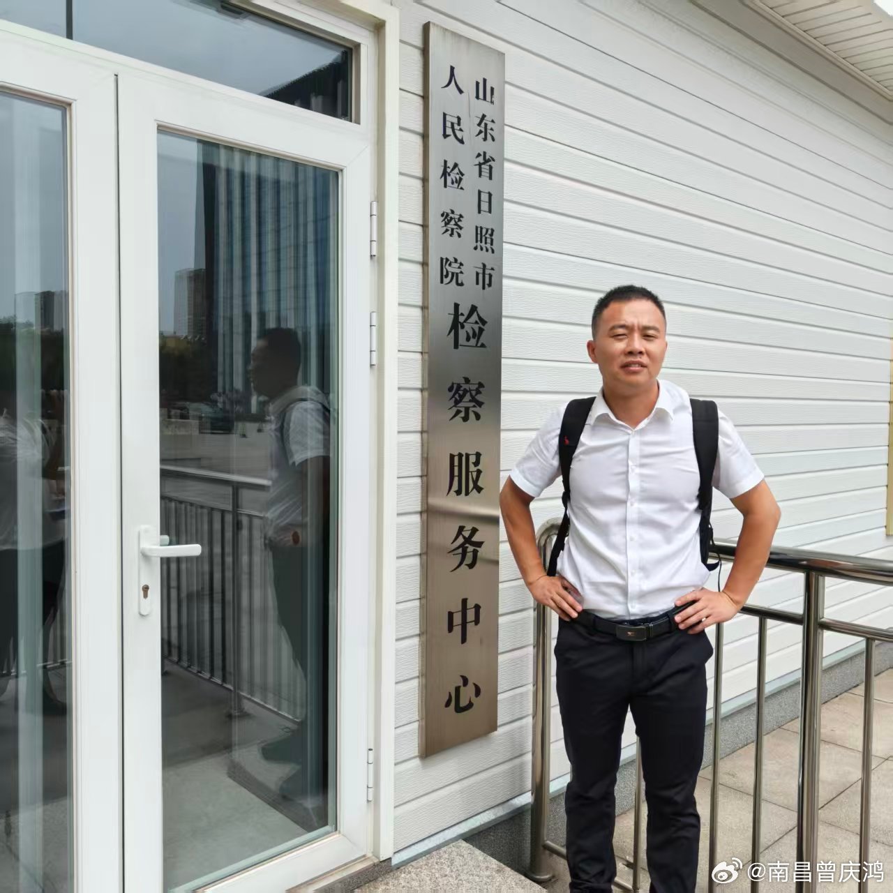 #医保##精神科# 飞行检查不讲理之六：违规组合，要求退费与处罚 ：1、精神科监护 + 精神科护理  同一时段只能收其中一项，同时收就算重复收费 ， 2024年之前全国没有任何正式文件明确这个限制，临床默认两个项目服务内容不同，可以同时计费 ，但医保认为这两个项目内容有相同的地方，所以不能同时收费 ​