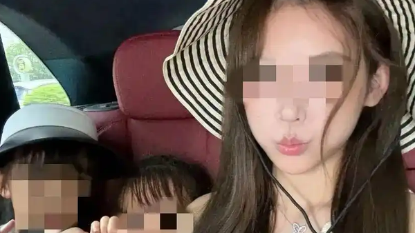 女主播隐瞒已婚事实诱导粉丝大额打赏事件曝光

女主播被起诉诈骗2500万背后，越界的暧昧经济。一名百万粉丝女主播，被检方提起公诉，涉案金额高达2500万，这件事，也把直播圈暧昧打赏的灰色地带，完完整整摊开在了大家眼前。
 
事情是这样的，这位女主播在直播的时候，私下加粉丝微信，刻意打造单身的人设，可