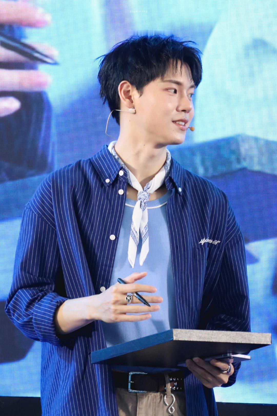 #YinAnan[超话]# 
20260823 三星pic2️⃣
知道阿楠可爱
但是！！怎么可以这么可爱！
偶的心🥺🥺🫶 ​