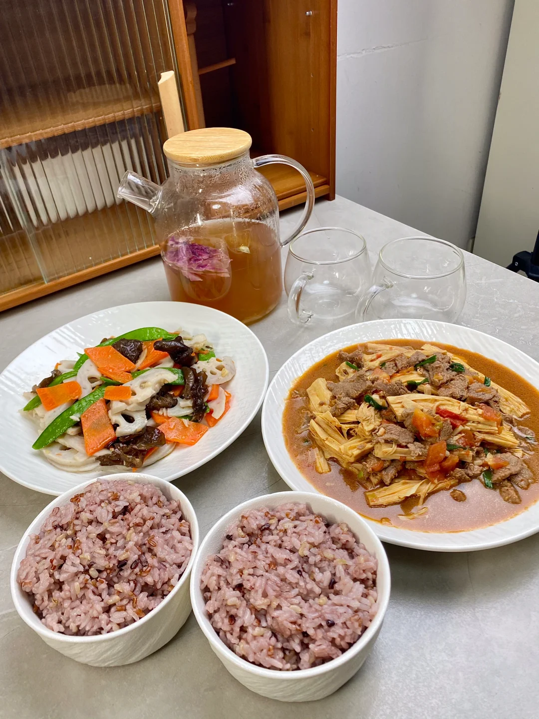 番茄腐竹焖牛肉、荷塘小炒教程分享～