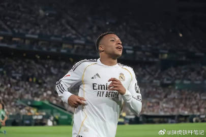 姆巴佩迎来皇马生涯第100场正式比赛，却以一场憋屈平局收尾，堪称典型里...