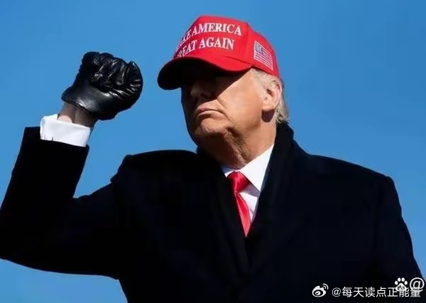 自特朗普提出G2这个概念后，我们的两个邻居坐不住了，英国人更是不想落下。
   美国提出G2是基于现实世界的真实实力提出来的，虽然我们并没有迎合美国的观点，但韩国和印度却分别提出了G3，这两个国家永远都不甘落后于中国。
  印度从政府层面到媒体都提出要和中美组成“G3”，给的理由还是那几项，人 ​