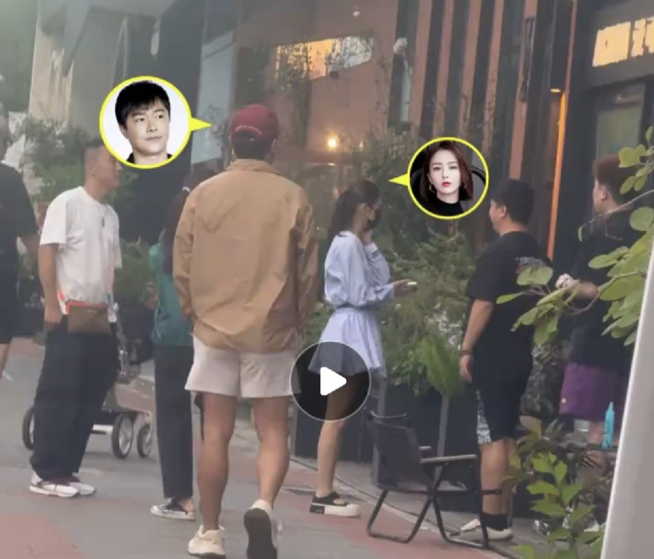 陈思诚佟丽娅，引发热议！ 
 
9月4日，八卦媒体曝光一段视频，俩人离婚5年了，不仅合体带娃聚餐，而且女方心情似乎很好。画面里，陈思诚一身休闲，头戴棒球帽，穿搭低调随性。佟丽娅则穿着超短裙套装，扎着高马尾，从侧影看去宛如少女。

用餐结束后，一家三口走出饭店，气氛松弛，没有半点尴尬。佟丽娅满脸笑容在