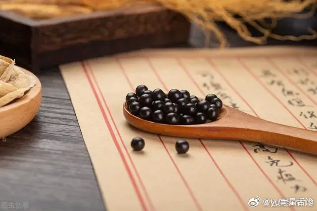 身体不适不用愁，为你精选6种中成药，安全又有效！1. 皮肤下有硬块、按压即跑——试试小金丸，它能散结消肿、化瘀止痛，适用于痰气凝滞所致的瘰疬、瘿瘤等病症。2. 便秘难解、肚子痛胀——肉蔻四神丸能温中散寒、补脾止泻，适合治疗黎明泻泄、肠泻腹痛等症状。3. 高血压、耳鸣——愈风宁心片能解痉止痛 ​