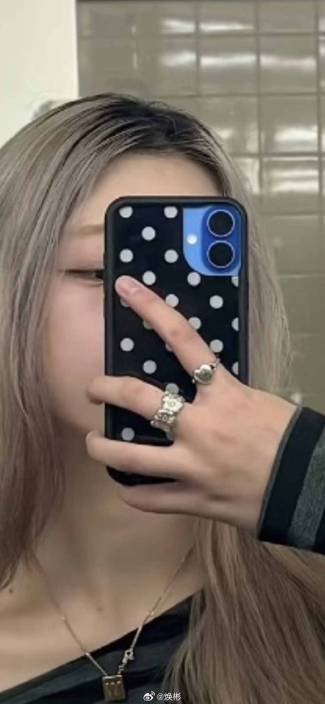 为什么越来越多好看的小姐姐选择标准版iPhone？#苹果调整iPhone18系列订单# ​