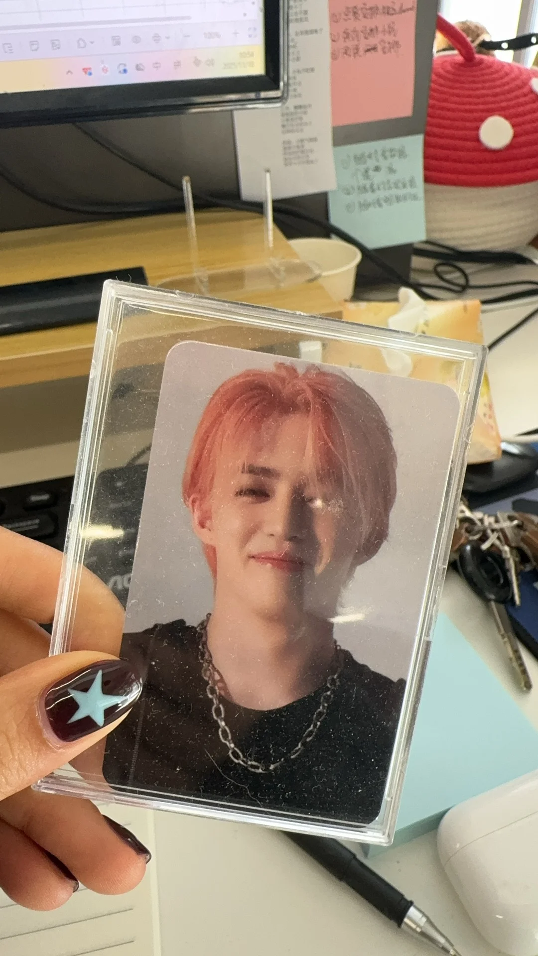 爱上了他的眼睛和头发～～～