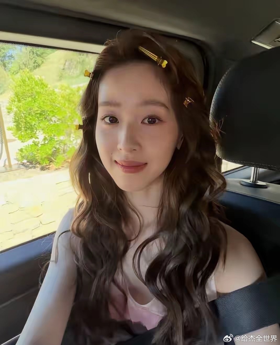 章泽天不用带孩子，不上班，怪不得依旧是当初奶茶妹妹的模样 ​